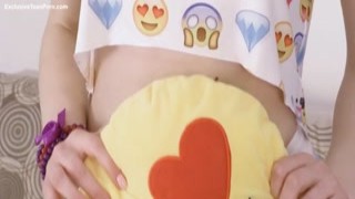 ExclusiveTeenPorn - Emoji 2