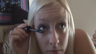 InBedWithJayla - Doing My Makeup